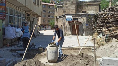 B­i­t­l­i­s­ ­B­e­l­e­d­i­y­e­s­i­ ­y­ı­p­r­a­n­a­n­ ­m­a­h­a­l­l­e­ ­y­o­l­u­n­u­ ­y­e­n­i­l­e­d­i­